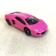 トミカ　ランボルギーニ　アヴェンタドール LP700-4 ミニカー　ピンク