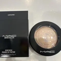 Item thumbnail for item 5c6e48e5-10d4-4295-9bab-00b9b9f4d8c2