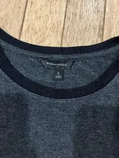 BANANA REPUBLIC ダークグレー Tシャツ Sサイズのサムネイル