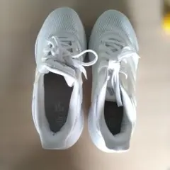 【ほぼ未使用】アディダスホワイト トレーニングシューズ24.5cm