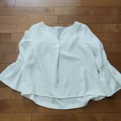 ブラウス フレアスリーブ