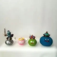 ドラゴンクエスト　クロスアップスライム2フィギュア 3つ　キングスライム 1つ