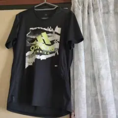 速乾　adidas　Tシャツ　Мサイズくらい