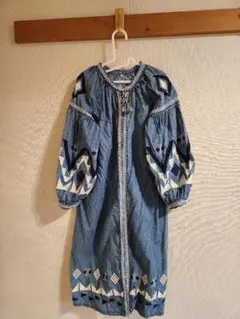 デニムブルー刺繍入り七分袖ワンピース