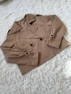 GU ベージュ ダブルブレスト ショートコート Mサイズ