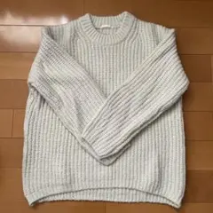 ライトグレー リブ編み 長袖ニット