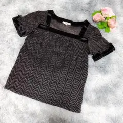 NATURAL BEAUTY BASIC ブラックM スクエア襟 サテン袖 光沢