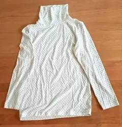 ユニクロ　キッズ130㎝　ドットハイネック長袖　女の子
