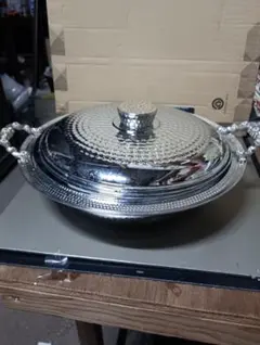 中ぶたの柄が特徴的な鍋のサムネイル
