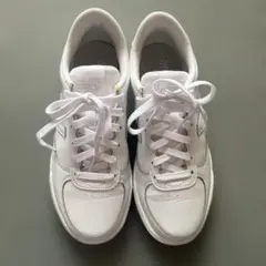 New Balance ホワイト スニーカー