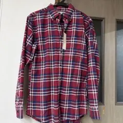 ユニクロ　赤と青のチェック柄長袖シャツ