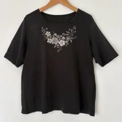 LINEAR ワールド　黒トップス　L 刺繍のサムネイル