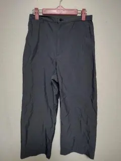 グレー ワイドパンツ