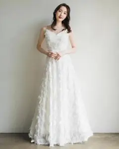 新品前撮り ドレス 二次会 結婚式 演奏会 ウェディングドレス　フェザー　Mのサムネイル
