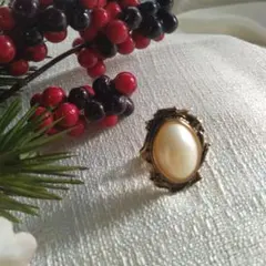 レトロ　ヴィンテージ風パール　ゴールドブローチ