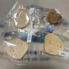 木製キャラクターキーホルダー 4個セット木製 オールハンドメイド