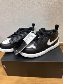 Nike エアジョーダン1 スニーカー ブラック/ホワイト
