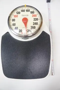 ♪ TYLOR★体重計 インテリアに