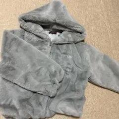 フード付きグレーショートジャケット