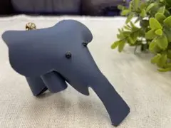 本革手作り　ゾウさん　キーホルダー