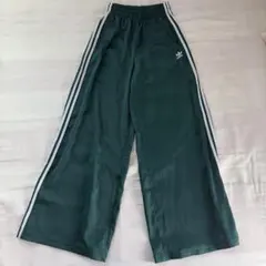 adidas ファイヤーバード サテン ワイドレッグ トラックパンツ