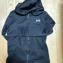 Under Armour フード付きパーカー 160㎝