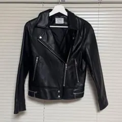【ZARA】シーズンオフ価格 黒レザーライダースジャケット