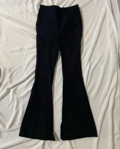 [美品]フレアパンツ ゴムウエスト ブラック ストレッチ素材 裾スレッドあり