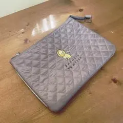 バーニーズニューヨーク キルティング ライオン フラット ポーチのサムネイル