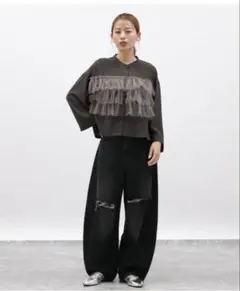 ラコレ フリル付きグレー長袖シャツのサムネイル