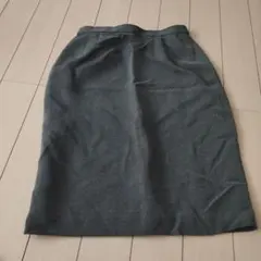 ダークグレー タイトスカート