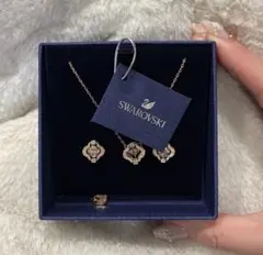 Swarovski ネックレス　ピアス　セット
