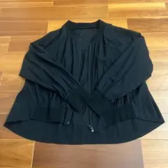 お値下げしました超美品！パシオーネ　美品おすすめ　黒ジップアップ 羽織に　透け感のサムネイル