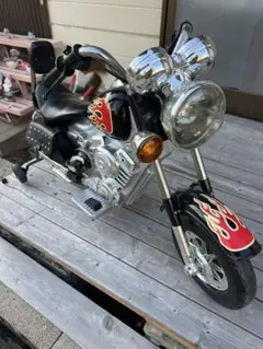 バイク型おもちゃ 炎のグラフィック付き バイク型おもちゃ 炎のグラフィック付き - メルカリ