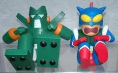 クレヨンしんちゃん　フィギュア　アクション仮面　カンタムロボ　2種セット