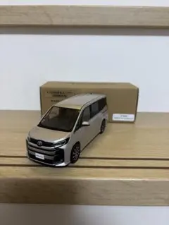 NOAH カラーサンプルミニカー 非売品 メタルストリームメタリック