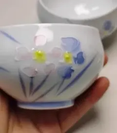 花柄青い陶器ボウル