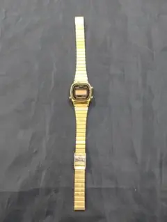 【週末限定値下げ】(9) CASIO ゴールド デジタル腕時計