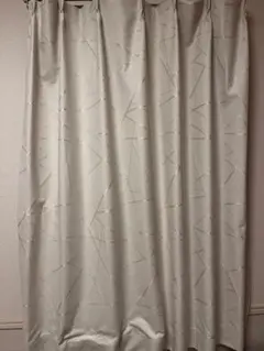 ニトリ　遮光1級アイボリーカーテン 100X135cm 1枚入り