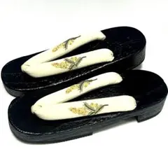 【未使用美品】浴衣下駄　桐下駄　刺繍入り鼻緒　フリーサイズ