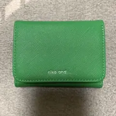 ニコアンド　三つ折り財布