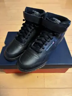 専用です。Reebok Classic ブラック ハイカットスニーカー