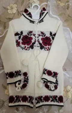 ウクライナ刺繍の カーディガン