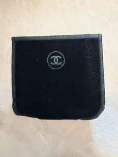 CHANEL ベロア調 アイシャドウ　レ キャトル オンブルカバーのサムネイル