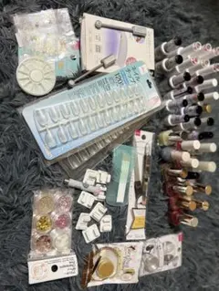 ネイルアート用品とネイルポリッシュセット