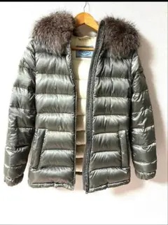 美品！ファー付きプラダダウンジャケット