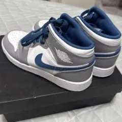 Nike Air Jordan 1 Mid Grey Blue ナイキのサムネイル