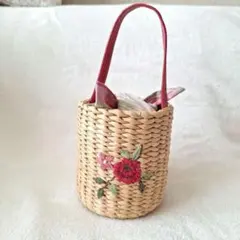 ギャップ　花刺繍入り　ミニかごバッグ　インテリア　小物入れのサムネイル