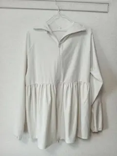 coca コカ　UVカットギャザーパーカー　アイボリー