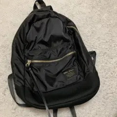 ブラックナイロンリュック